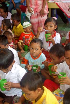 14 Objetivos de Desarrollo del Milenio: Informe de 2014 Desde 1990, Asia oriental ha logrado el descenso relativo más grande de todas las regiones en cuanto a prevalencia de niños con peso inferior