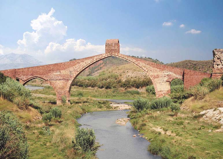 17 Puente del Diable (Martorell / Castellbisbal, Baix Llobregat / Vallès Occidental) Es uno de los pocos restos que se conservan de la red viaria romana de la zona del curso bajo del Llobregat y del