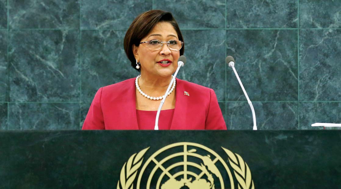 Kamla Persad-Bissessar, Primera Ministra de Trinidad y Tobago, se dirige el debate