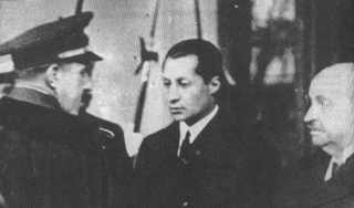 XIII, que tanta responsabilidad tuvo tanto en la decisión del golpe de Estado como en la dimisión del general Primo de Rivera, acudió a la