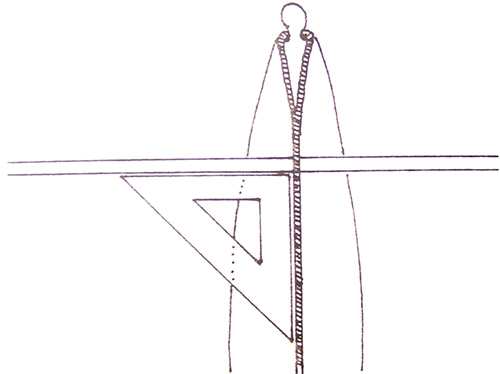 y paralelas al estabilizador. La referencia básica serán estas flechas, que al estar paralelas al cuerpo del arco, también lo estarán respecto al plano medio del mismo.