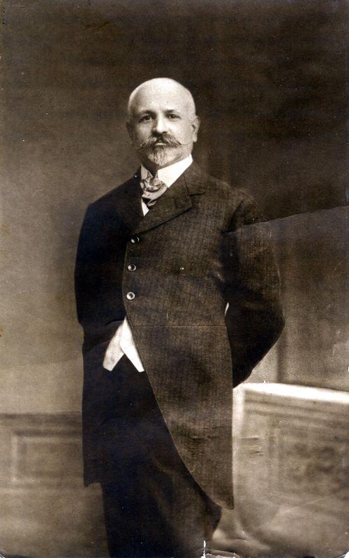 Francisco Ferrer i Guardia (1859-1909) Famoso PEDAGOGO LIBERTARIO español 1901 crea en Barcelona Escuela Moderna; proyecto práctico de pedagogía libertaria.