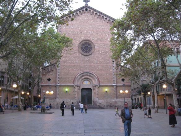 La plaça deu el seu nom a que el virrei del Perú i marques de Castellet era propietari d aquests terrenys, Manel Amat (1700-1776) va fer construir un palau d estiueig, volgué tornar a Barcelona amb