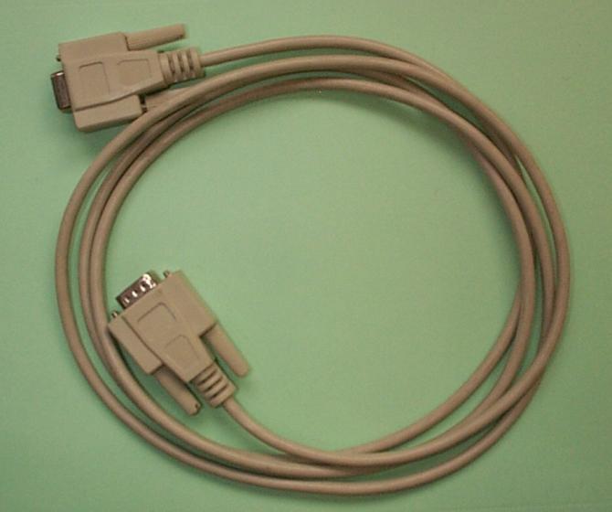 3.- EQUIPO UM1B CR00 Cable de alimentación de red con tierra.