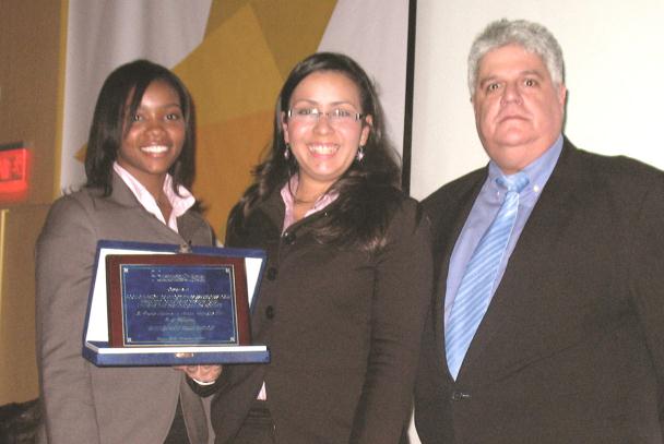 Premio Nacional al Mérito Científico 2011 en la categoría de Divulgación de la Ciencia XXI Premio Nacional al Mérito Científico 2011 en la categoría de Divulgación de la Ciencia, para la Coordinación