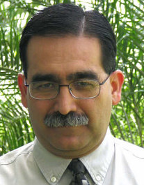 José Carlos Medina Cornejo josecarlos@telus.net MOSAIC. Originario de Guadalajara, Jalisco. Estudió la Licenciatura en Negocios Internacionales.