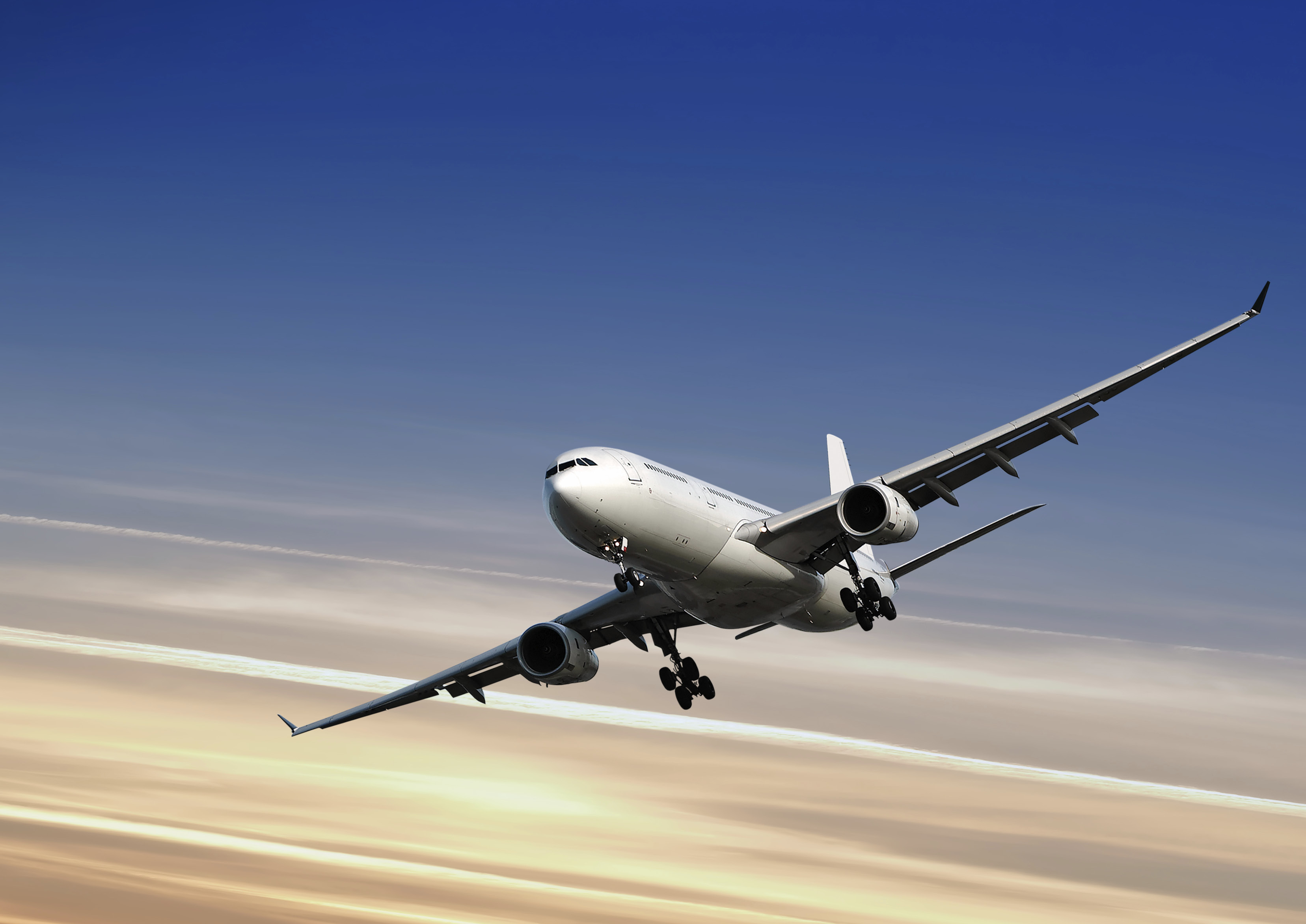 Aéreo Air 03 FLEXIBILIDAD, AGILIDAD Y EFICIENCIA EN COSTES Y EN SERVICIO FLEXIBILITY, AGILITY AND EFFICIENCY IN COST AND SERVICE Cumplimos con todas las especificaciones IATA y los más estrictos