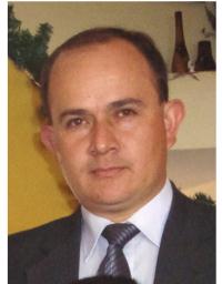 HOJA DE VIDA DEL DIRECTOR DE PROYECTO NOMBRES: Hugo Fernando Segovia Albarracín NACIONALIDAD: Ecuatoriana ESTUDIOS UNIVERSITARIOS: Maestría en Dirección y Planificación Estratégica Maestría en