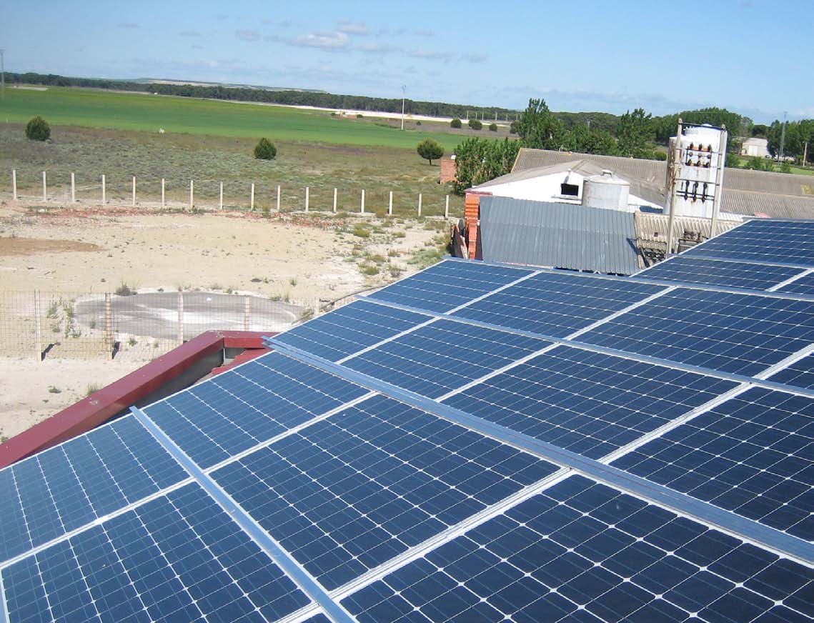 Actualmente en España, a falta de una regulación para el autoconsumo que será realidad en los próximos meses, únicamente resulta rentable la construcción de una instalación fotovoltaica autónoma en
