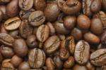 Financiamiento a grupos de productores: café Productores de café suelen ser minifundistas, noorganizados, sujetos al riesgo del mercado y dependientes de intermediarios Organización de productores en
