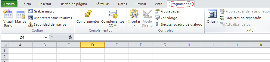Ya estando en las opciones de Excel, seleccionamos Personalizar cinta de opciones y aquí habilitamos