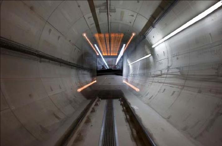 Sin embargo, también hay zonas donde se utiliza el sistema del doble túnel, construidos con pantallas.