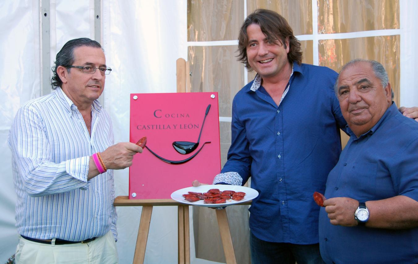 de Castilla y León" a través de diferentes actividades, una de las cuales es apoyar, promocionar y financiar la "Cocina Castilla y León".