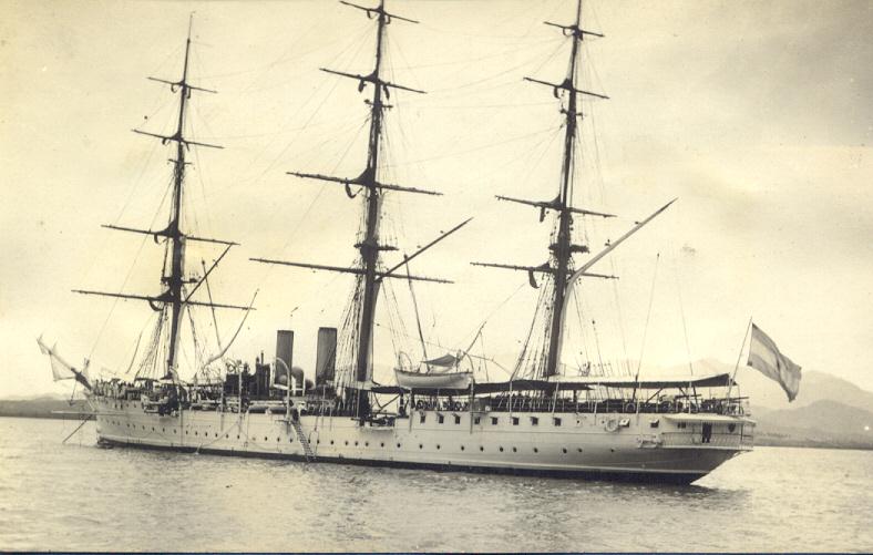 El capitán Domecq García estableció contacto con los directores del Astillero Laird Brothers.