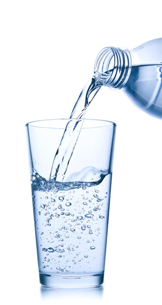 CONCLUSIÓN El agua, además de ser el elemento principal de nuestro cuerpo, es un nutriente esencial El agua