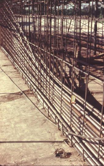 3.2.2. Hormigón postesado aplicado a piezas estructurales. El postesado puede emplearse tanto para elementos fabricados en planta, a pie de obra o colados en sitio.