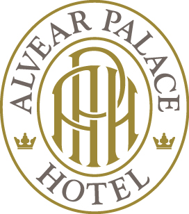 REVEILLON 2012 / 2013 ALVEAR PALACE HOTEL El próximo 31 de Diciembre daremos la bienvenida al año Nuevo con una inolvidable noche de gala, donde el Alvear Palace Hotel será el escenario para la
