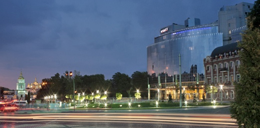 ALOJAMIENTO Construcción, reconstrucción, reequipamiento de funcionamiento de hoteles, hostales en Kyiv, Donetsk, Lviv, Járkiv y sus alrededores KYIV y su región: 5-estrellas hotel 20 4-estrellas