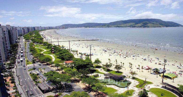 Santos és una municipalidad portuária turística, sede de la Región Metropolitana de la Bajada Santista, localizada en el litoral del estado de São Paulo, Brasil.