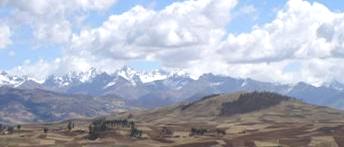 El nuevo proyecto de Chinchero-Cusco: ubicación estratégica Valle Urubamba AICC Zona de Altiplano Es la mejor