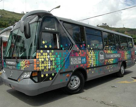 Transporte Urbano en la Gran Caracas TransMetrópoli Se inauguró el 08 de Octubre de 2011 con 37 unidades. Actualmente opera con 60 unidades Rutas: 1. El Silencio-Baruta- El Hatillo, 2.