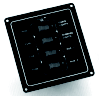 Tamaño 165x 115 mm. 011126 Panel estanco de 6 interruptores con led indicador, fabricado en plástico ABS de alta resistencia, con capuchón de neopreno y fusibles intercalados tipo automóvil.