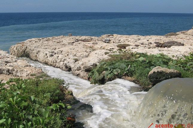 Sin embargo en ciudad de Santo Domingo parte de las aguas servidas son vertidas directamente al mar.