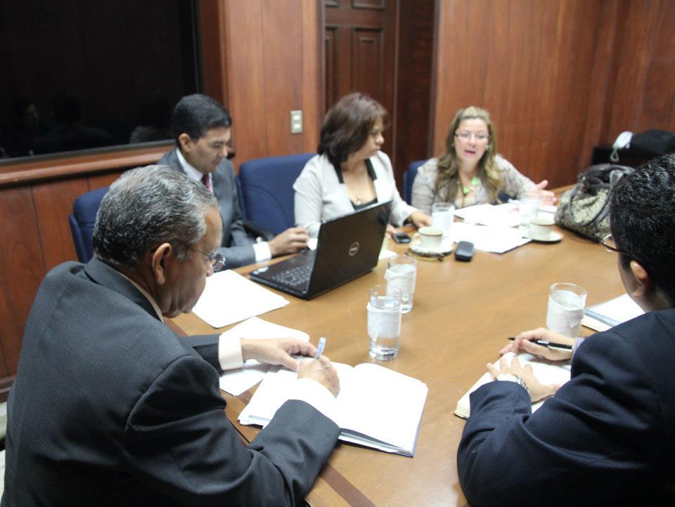 Reunión con Jueces de Paz Como parte del trabajo asumido por la Sala de lo Civil, se realizó una jornada de trabajo con una comitiva de representantes de los Jueces de Paz de San Salvador para
