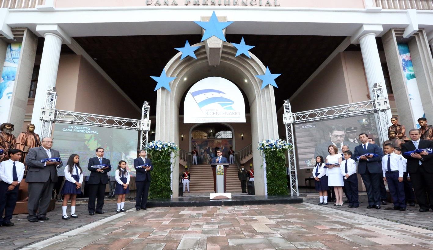Nota de Prensa Presidente Hernández inaugura Fiestas Patrias con llamado a mantener el amor por Honduras - Gobierno promueve con celebración patria de 2016 el Bicentenario de la Independencia.