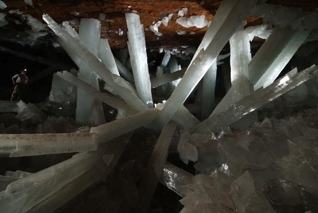 EL CONCURSO El más espectacular ejemplo de armonía cristalina estaba oculto en una montaña minera en el desierto mexicano de
