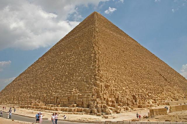 Breve recorrido a la historia del cemento Gran Pirámide de Gizeh -