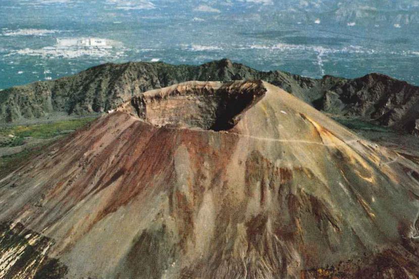 Breve recorrido a la historia del cemento Monte Vesubio -