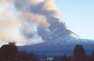 aptación). a. Entre qué años se produjo la mayor actividad volcánica en Chile? b. Según la actividad volcánica, có