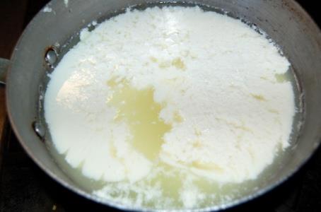 LACTOSA Se conoce como azúcar de leche por que se encuentra en la leche de los mamíferos.