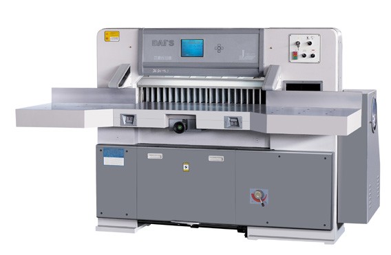 69 JRCCOS La multinacional francesa Flante experta en maquinaria industrial te ha contratado para que automatices una máquina cortadora de papel.