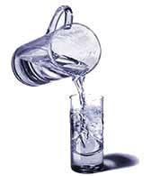 Líquidos La Deshidratación es muy Peligrosa, puede causar agotamiento por calor producido por fde ingesta de líquidoso o por ingerir mucha