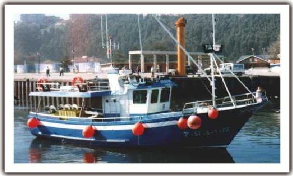 l a Arena (Cantabria), el 27 de abril de 2011 3 DATOS OBJETIVOS Datos de la embarcación La embarcación LA PLAYA UNO es un pesquero con bandera de España y base en el puerto de Suances (Cantabria).