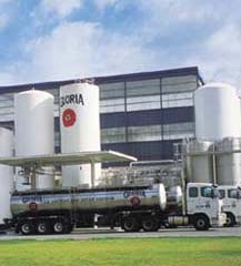 GLORIA S.A. El Grupo Gloria crece en facturación a tasas anuales de 8,0 a 10% Gloria S.A. compite con la mayor firma de alimentos del mundo, Nestlé y la local Laive.
