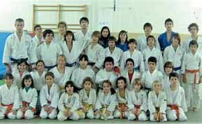 Club Judo Rei JUDO C/ del Doctor Olivé Gumà, 47 Adreça del Club: IES Mediterrània (gimnàs) C/ de Rosa Sensat, s/n Tel. 93 753 77 91 i 653 908 246 judo.rei@terra.
