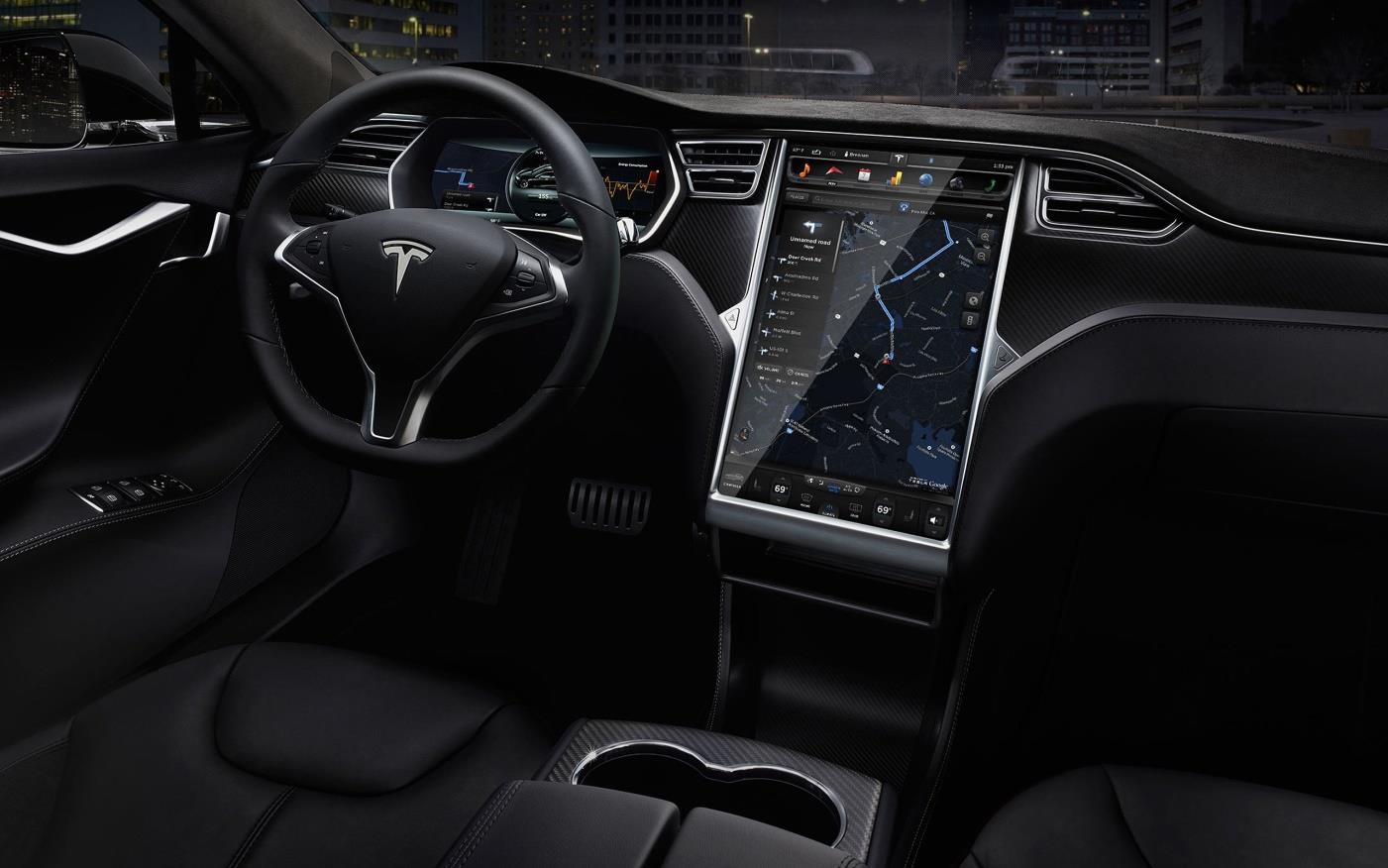 Tesla repara y mejora sus productos a través de software