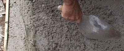 Concreto Multiuso-Multicrete Concreto mezclado en seco para Uso General Proteja el concreto fresco de la lluvia por un período de 4 a 6 horas después de aplicado, para evitar deterioros en la calidad
