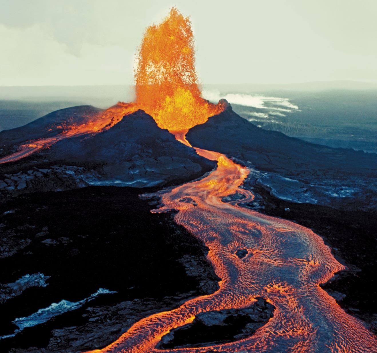 Hawaiano: Kilauea Es un tipo de volcán efusivo. Lavas fluidas.