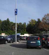 Imatge 20. Zonificació dels aparcaments dels parcs. Imatge 21. Aparcament nord, reserva per a minusvàlids i senyalització vertical.