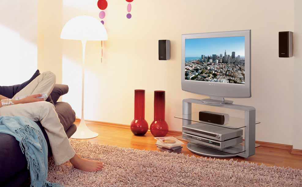 KLV-30HR3 Televisor LCD WEGA de 30" con pantalla plana Disfruta de una calidad de imagen excelente con este televisor panorámico de tan sólo 119 mm de grosor*.