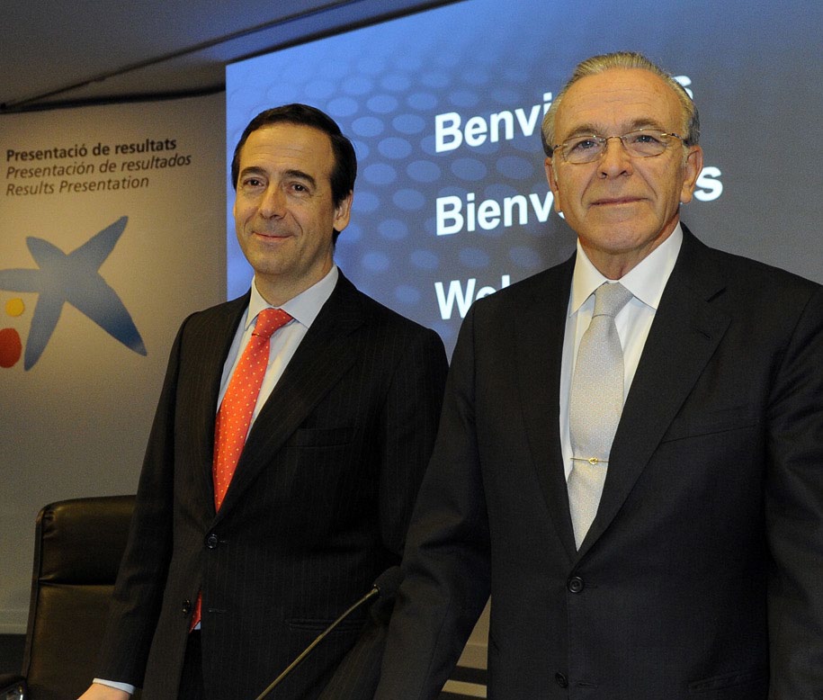 En primera persona 8 En primera persona Isidre Fainé i Gonzalo Gortázar, president i conseller delegat de CaixaBank, respectivament, van presentar els resultats de