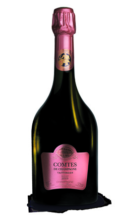 El ensamblaje Taittinger Comtes de Champagne Rosé Millésimé 2005 está compuesto por un 70% de Pinot Noir y un 30% de Chardonnay.