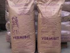 origen mineral Vermiculita λ: 0,070 W/(mK) Densidad: 60-180 kg/m³ La vermiculita es un mineral raro formado por silicatos de hierro o magnesio, del grupo de las micas.