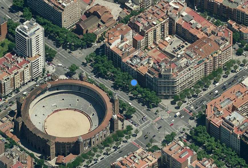 Barcelona-Clot (GRAN VIA CORTS CATALANES, 786) Datos inmueble: Superficie solar: 1.433,75 m² Superficie edificio: 4.490,94 m² Bajo rasante: 1.291,32 m² Sobre rasante: 3.
