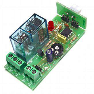 DOMOTICA AL-7 Alarma conector de batería Conmutador electrónico para baterías. Conecta automáticamente la batería en caso de fallo del fluido eléctrico. Admite baterías con capacidad máx.