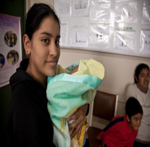 El embarazo adolescente en Perú Foto